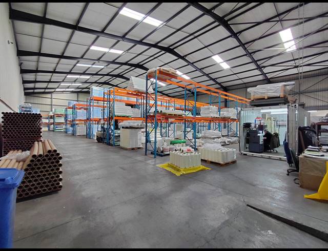 2,099M² WAREHOUSE TO LET IN CLAYVILLE